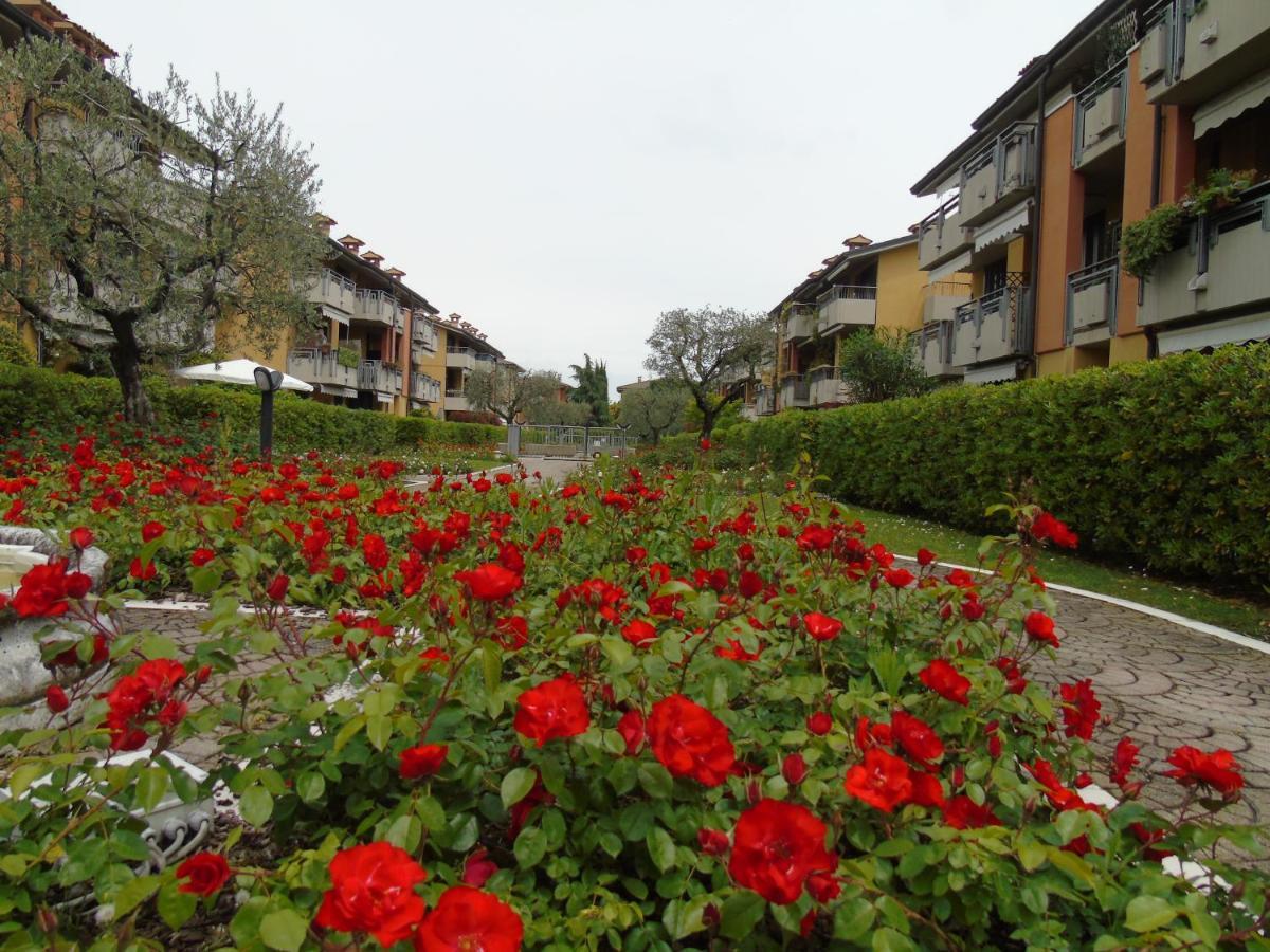 Discovery Flat With Pool & Bikes Apartment Sirmione Exterior photo