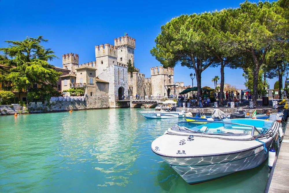 Discovery Flat With Pool & Bikes Apartment Sirmione Exterior photo