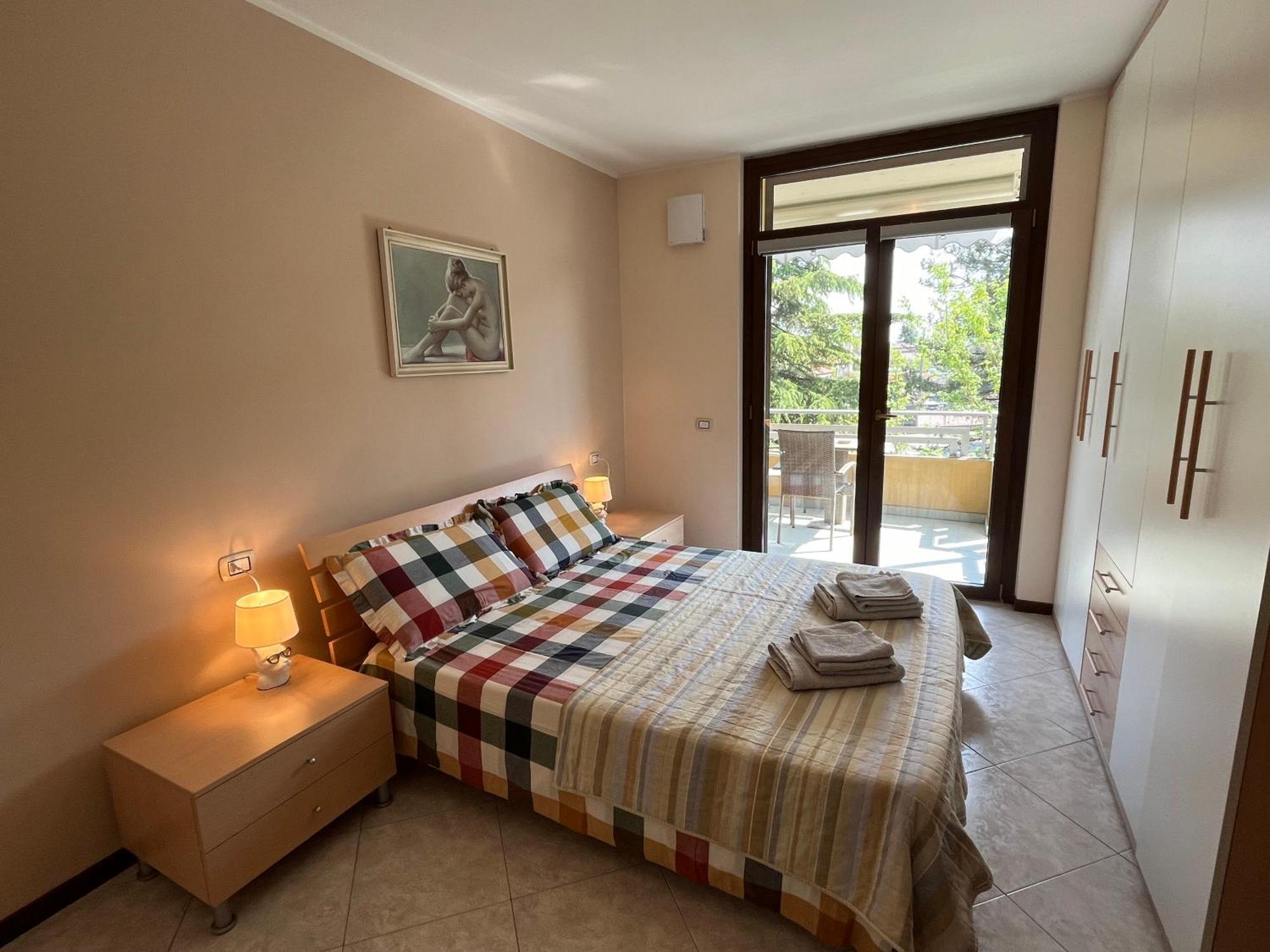 Discovery Flat With Pool & Bikes Apartment Sirmione Exterior photo